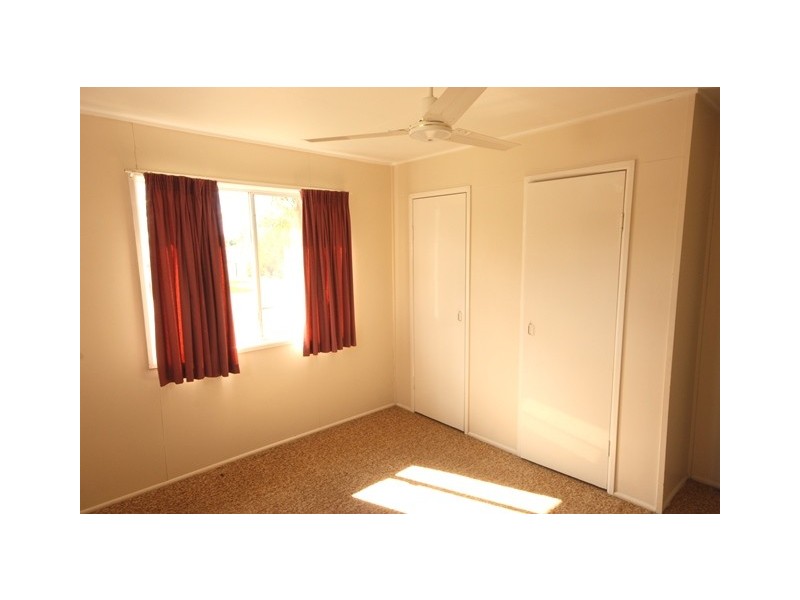 27 Beardmore Crescent, Dysart QLD 4745