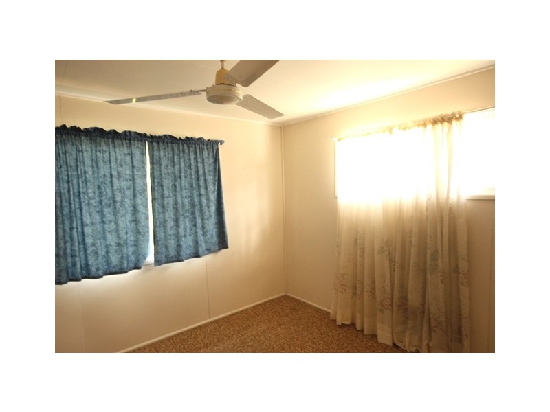 27 Beardmore Crescent, Dysart QLD 4745