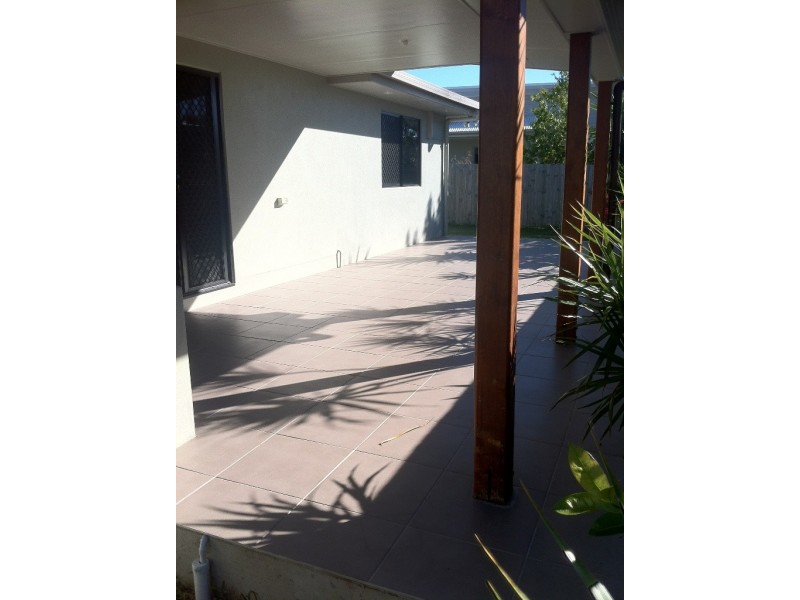 8 Rosemoor Court, Glenella QLD 4740