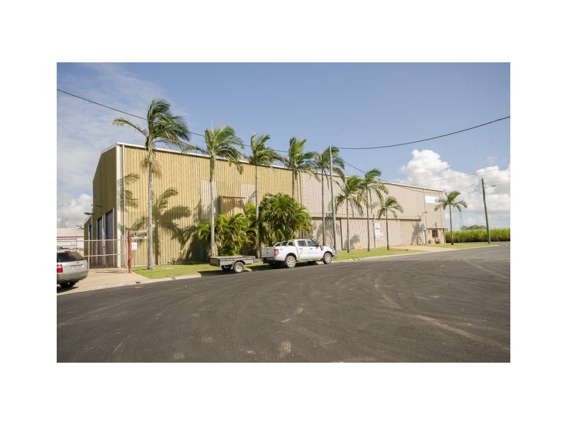 2 Rockleigh Crt, Glenella QLD 4740