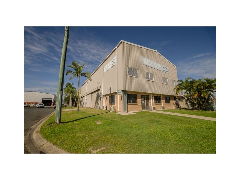 2 Rockleigh Crt, Glenella QLD 4740