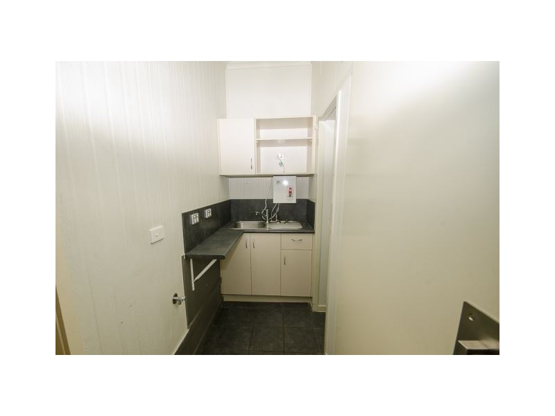 2 Rockleigh Crt, Glenella QLD 4740