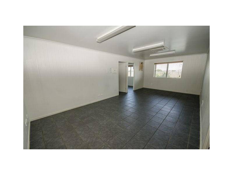 2 Rockleigh Crt, Glenella QLD 4740