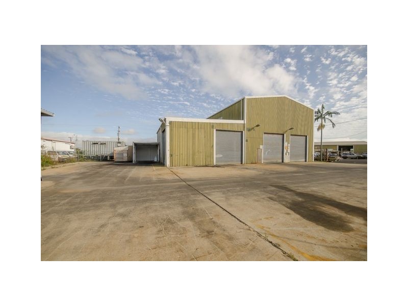 2 Rockleigh Crt, Glenella QLD 4740