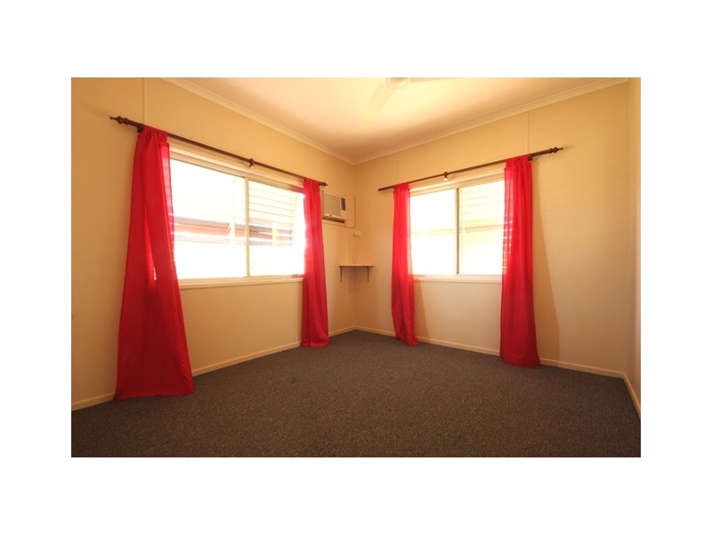 9 Jackson Avenue, Moranbah QLD 4744