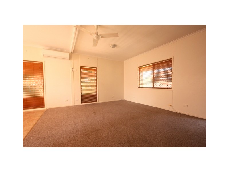 9 Jackson Avenue, Moranbah QLD 4744