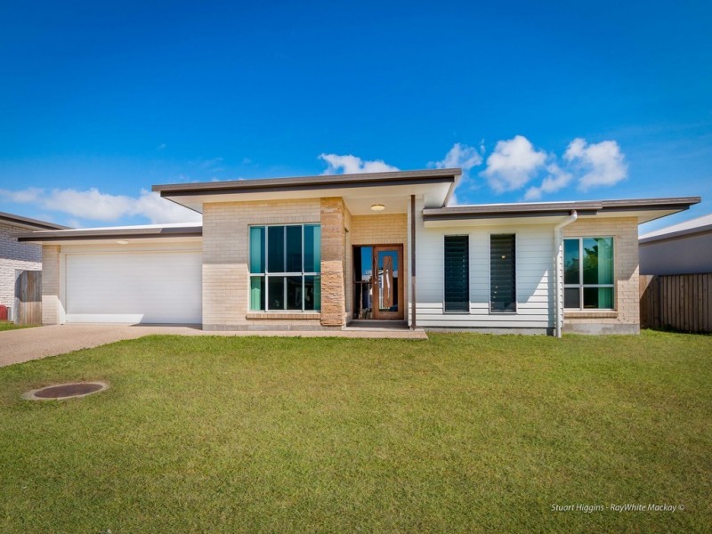 14 Village Cct, Eimeo QLD 4740