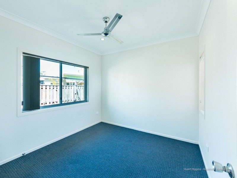 14 Village Cct, Eimeo QLD 4740