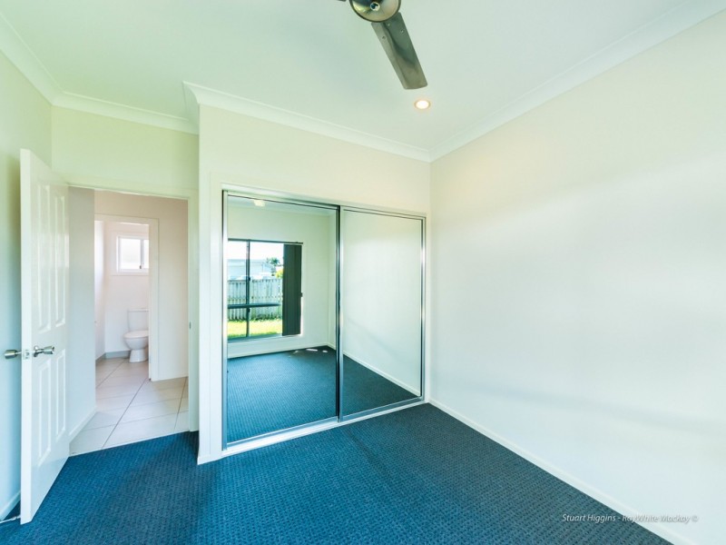 14 Village Cct, Eimeo QLD 4740