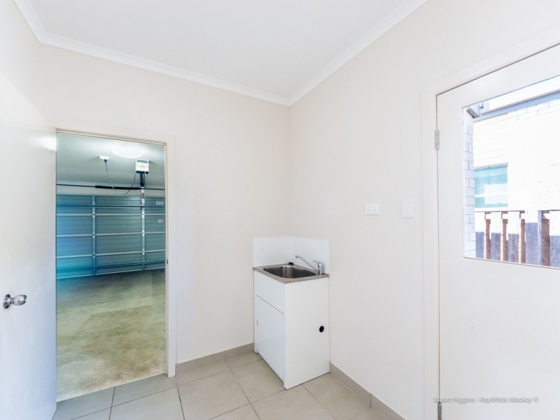 14 Village Cct, Eimeo QLD 4740