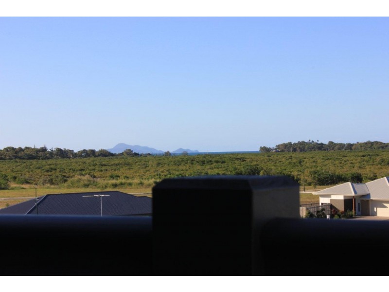 17 Brearley Court, Rural View QLD 4740