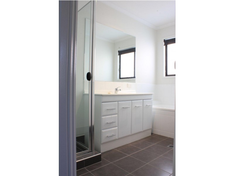 17 Brearley Court, Rural View QLD 4740