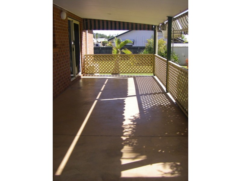 3 Davey St, Glenella QLD 4740