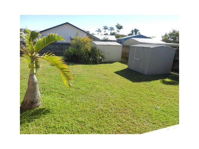 3 Davey St, Glenella QLD 4740