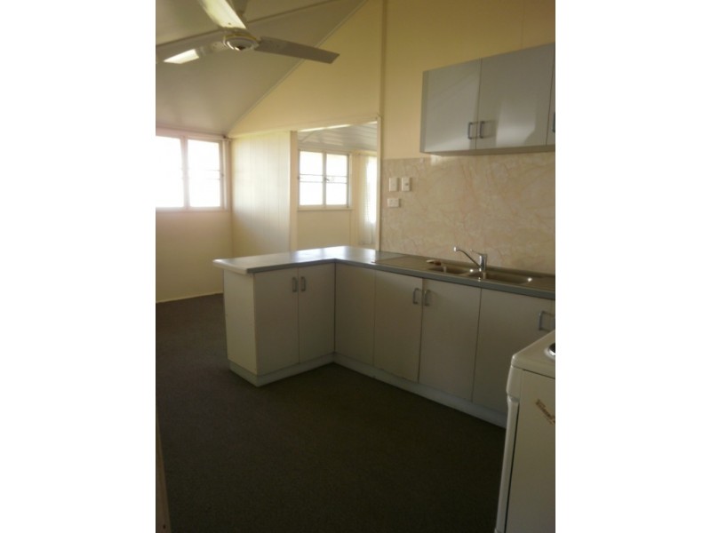 2/32 Pugsley Street, Walkerston QLD 4751