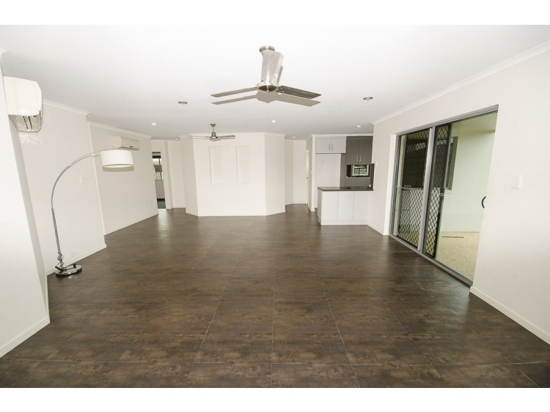 10 Crestview Cres, Bucasia QLD 4750