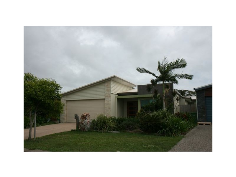 89 Village Circuit, Eimeo QLD 4740