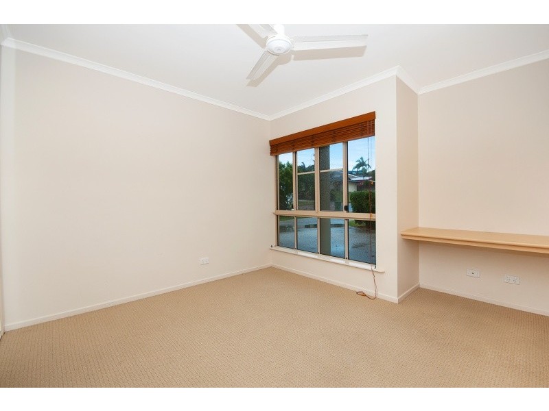 16 Seacove Court, Eimeo QLD 4740