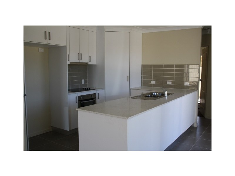 2/55 Hannay Street, Moranbah QLD 4744