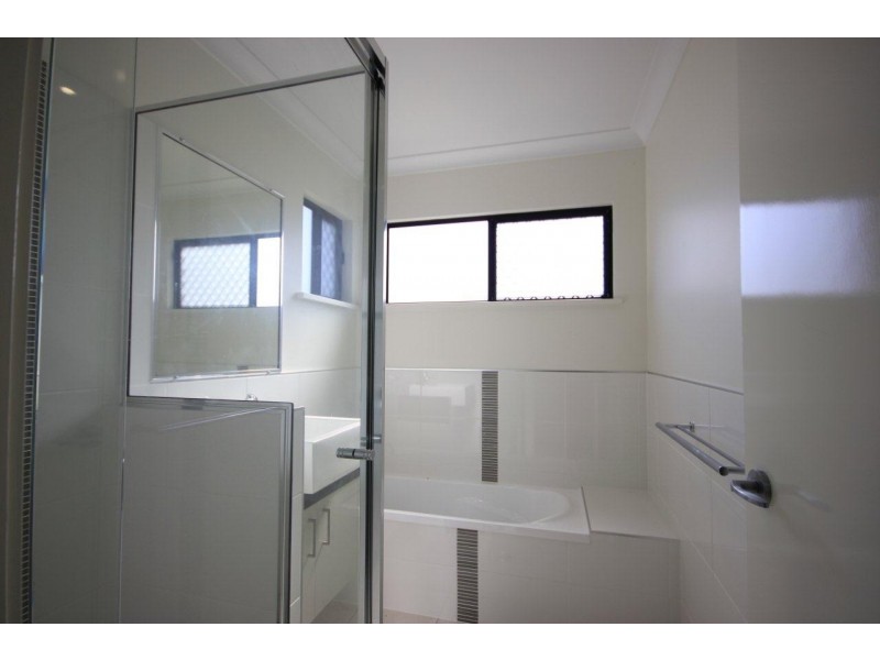 2/1 Kenzey Street, North Mackay QLD 4740