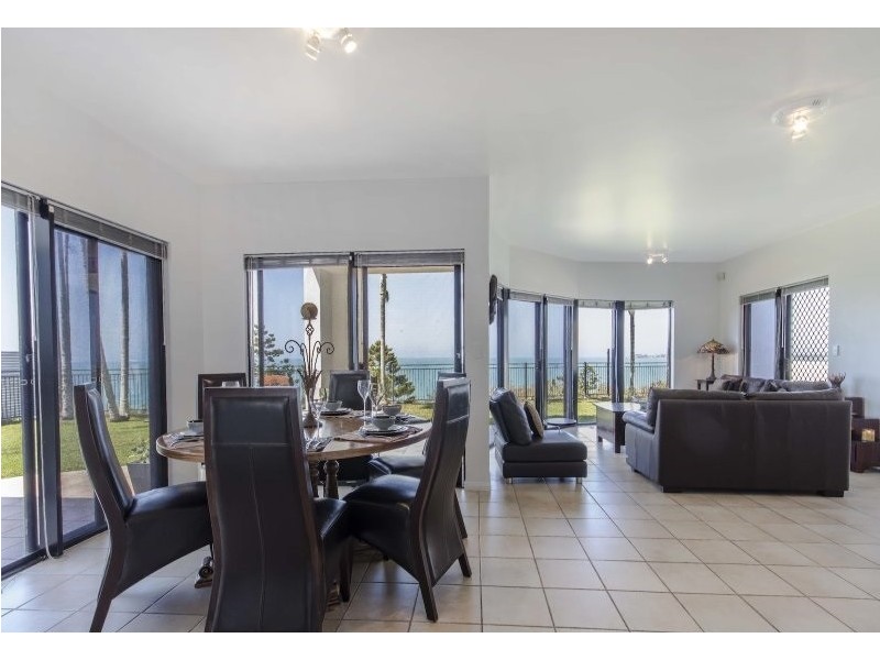 17 Sunrise Place, Blacks Beach QLD 4740