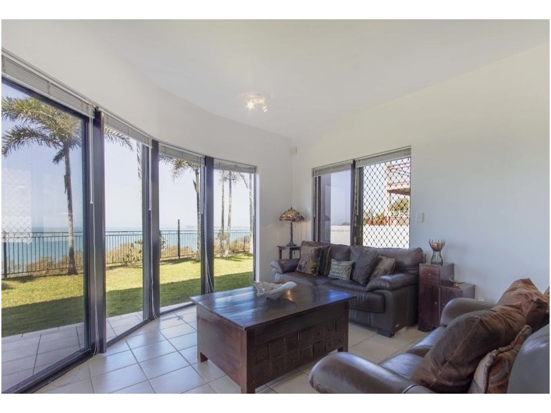 17 Sunrise Place, Blacks Beach QLD 4740