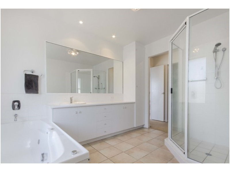 17 Sunrise Place, Blacks Beach QLD 4740