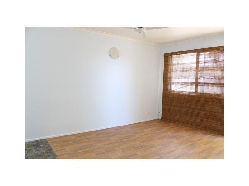1/4 McHugh Street, Rural View QLD 4740