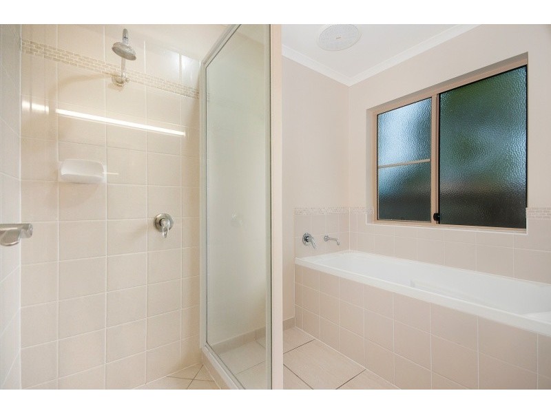 16 Seacove Court, Eimeo QLD 4740