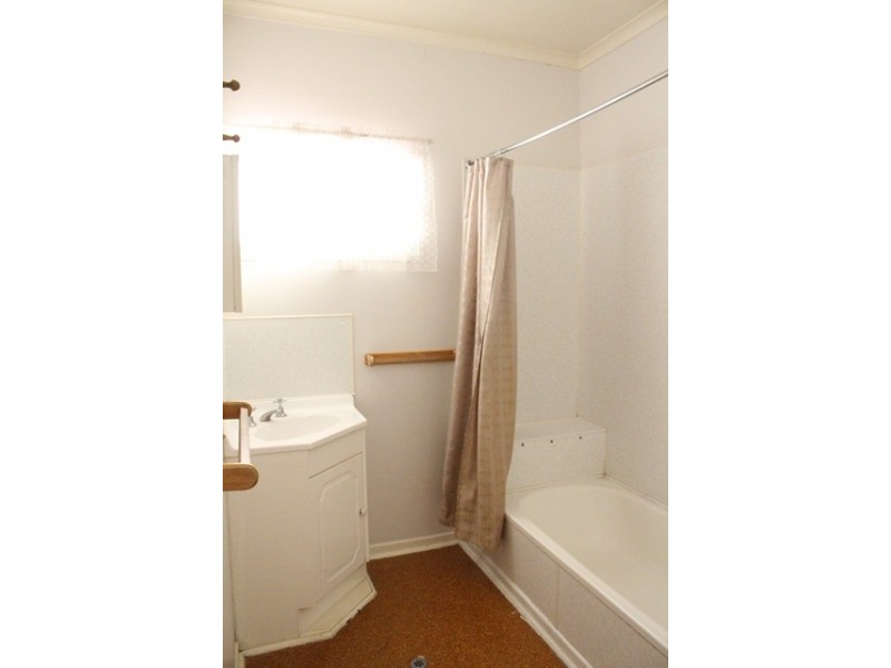 47 McCool Street, Moranbah QLD 4744