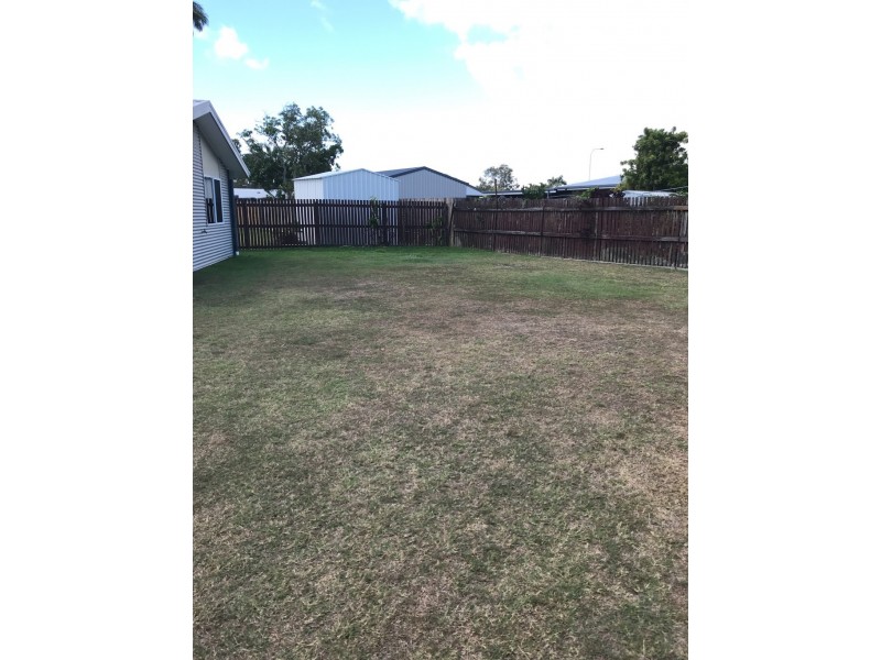 8 Azalea Court, Beaconsfield QLD 4740