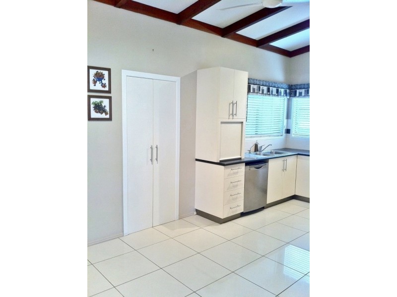 33 Marlborough Avenue, Ooralea QLD 4740