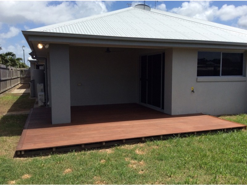 1/12 Coolum Court, Blacks Beach QLD 4740