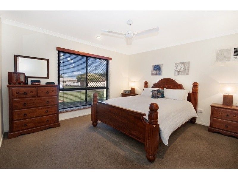 34 Adair Court, Rural View QLD 4740