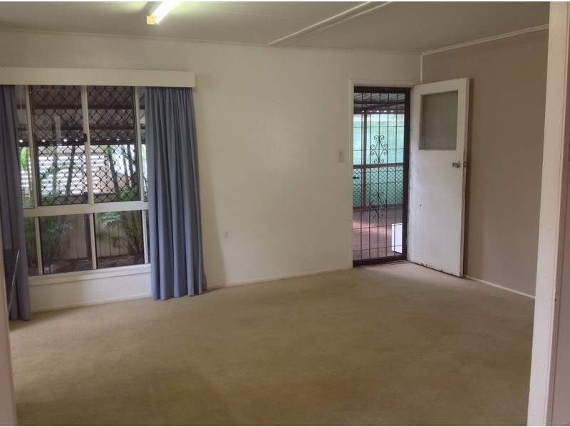 11 Murphy Street, Dysart QLD 4745