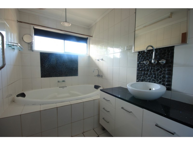 27 Belyando Avenue, Moranbah QLD 4744