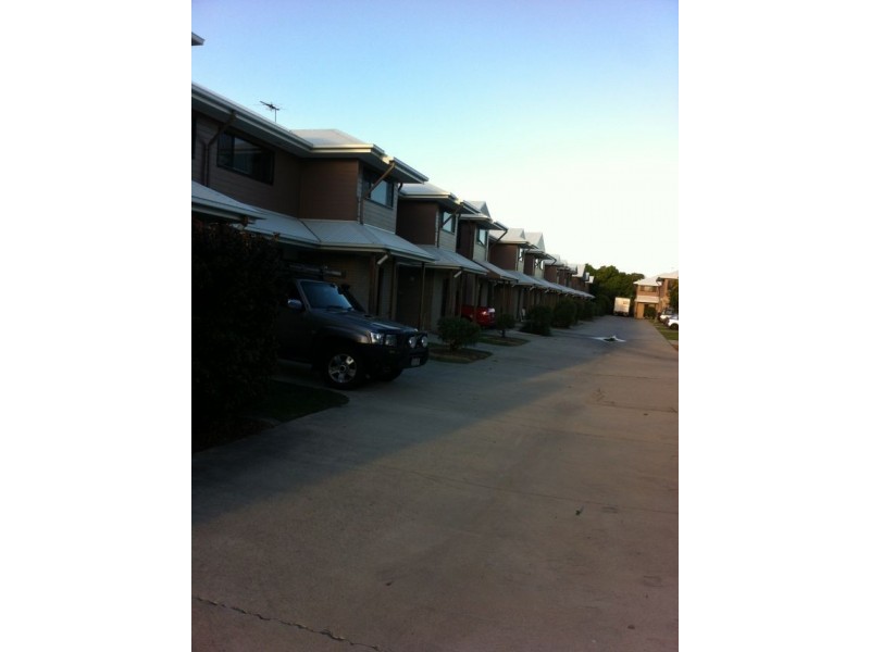 4/7 Bilgola Place, Blacks Beach QLD 4740
