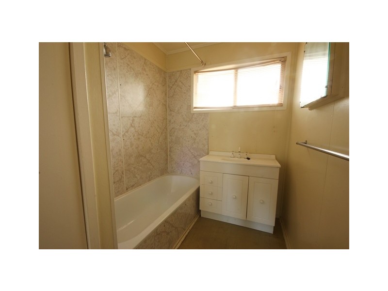 2 Crawford Street, Dysart QLD 4745