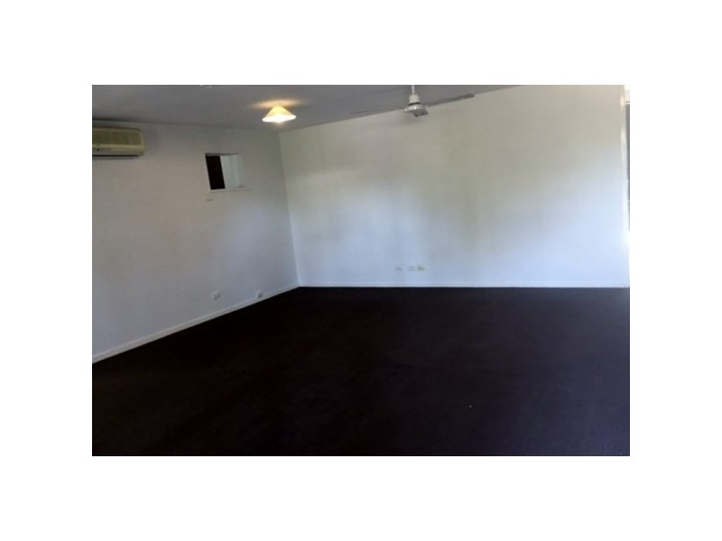 33 Hannah Crescent, Dysart QLD 4745