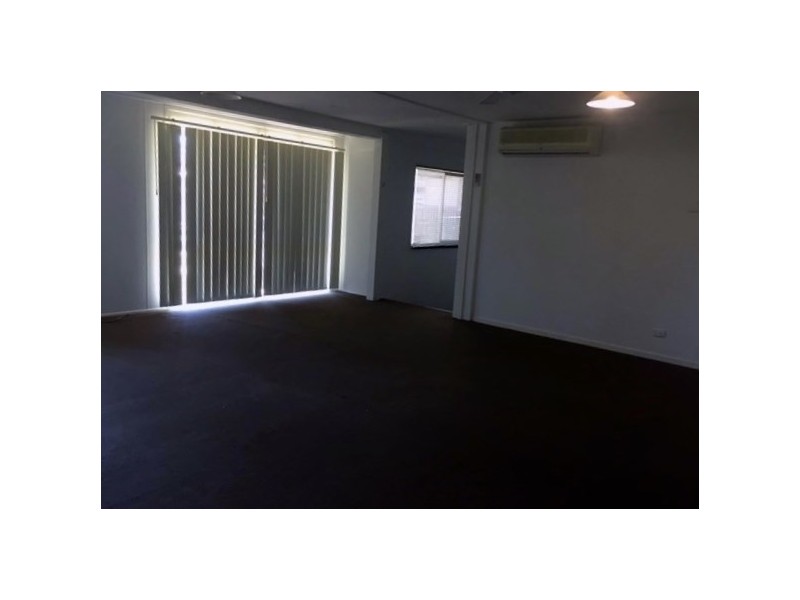 33 Hannah Crescent, Dysart QLD 4745