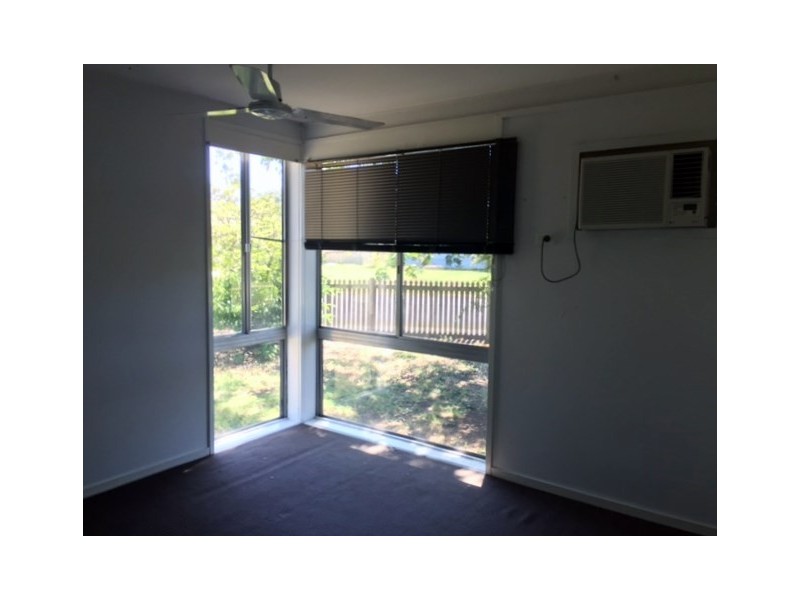 33 Hannah Crescent, Dysart QLD 4745