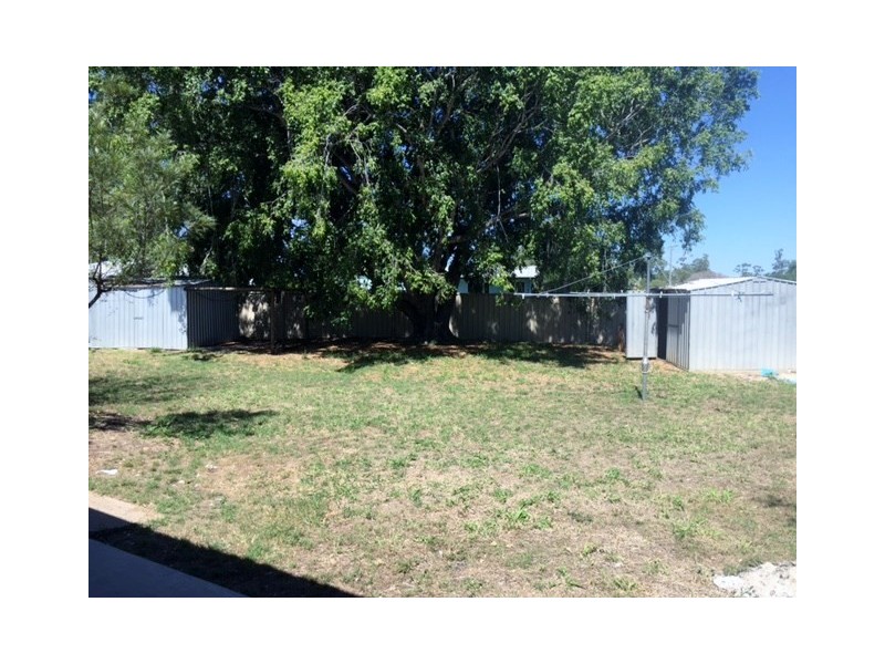 33 Hannah Crescent, Dysart QLD 4745