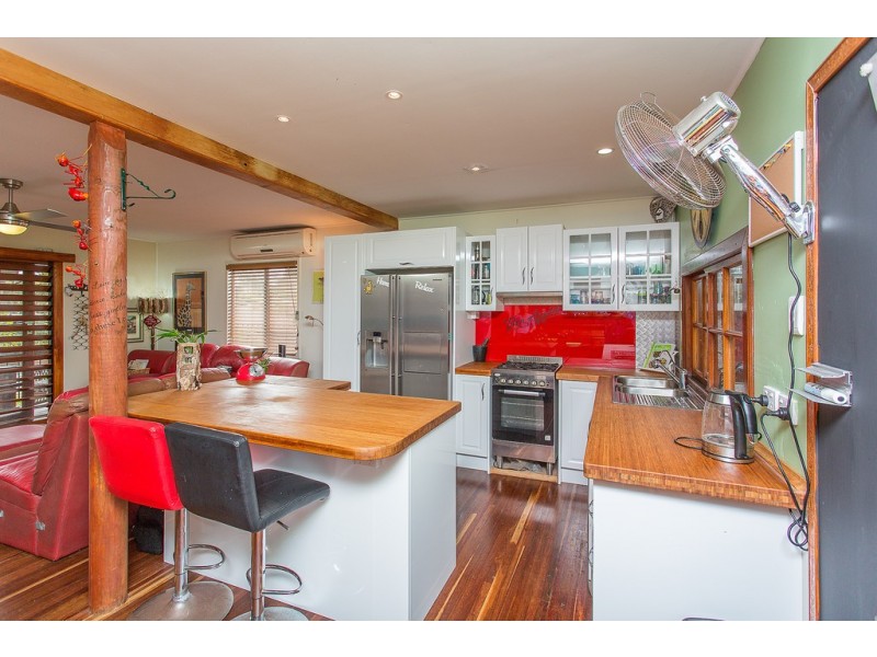 1 Penguin Street, Slade Point QLD 4740