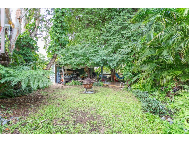1 Penguin Street, Slade Point QLD 4740