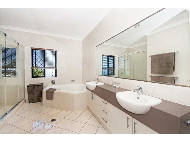 3 Coralcove Court, Blacks Beach QLD 4740