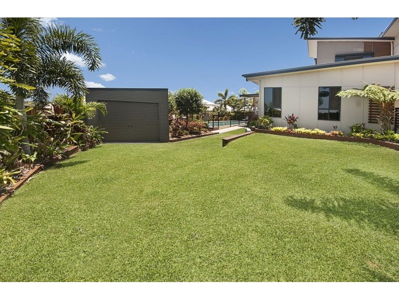 3 Coralcove Court, Blacks Beach QLD 4740