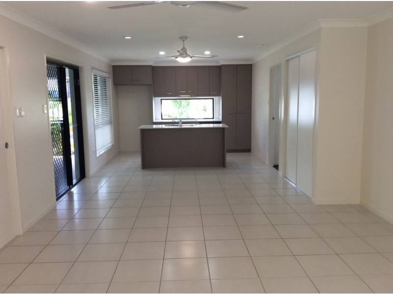 8 Hangan Street, Bucasia QLD 4750