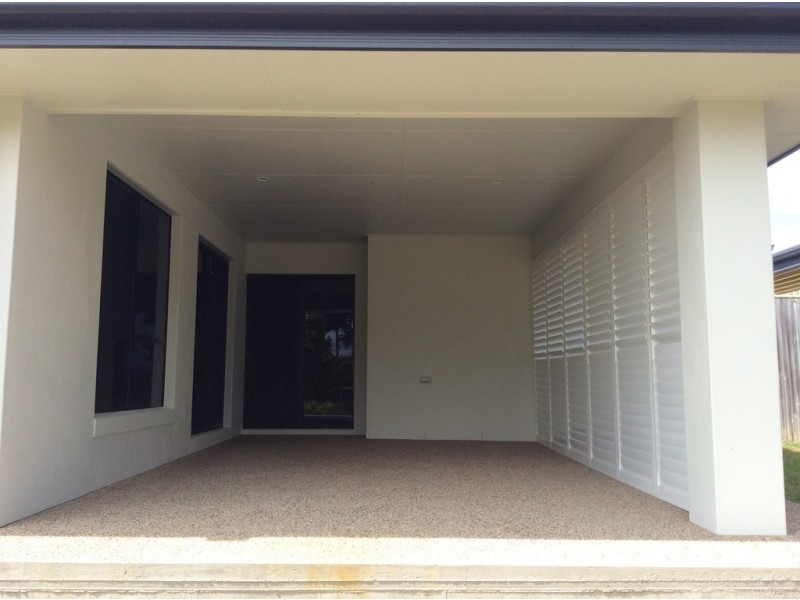 8 Hangan Street, Bucasia QLD 4750