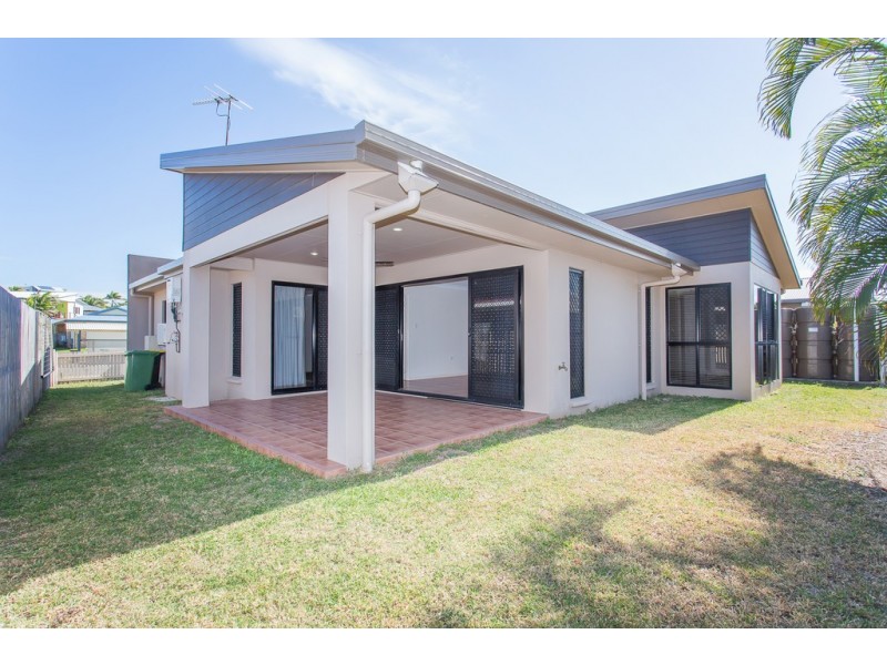 30 Slater Avenue, Blacks Beach QLD 4740