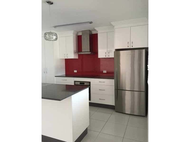 12 Makybe Diva Drive, Ooralea QLD 4740